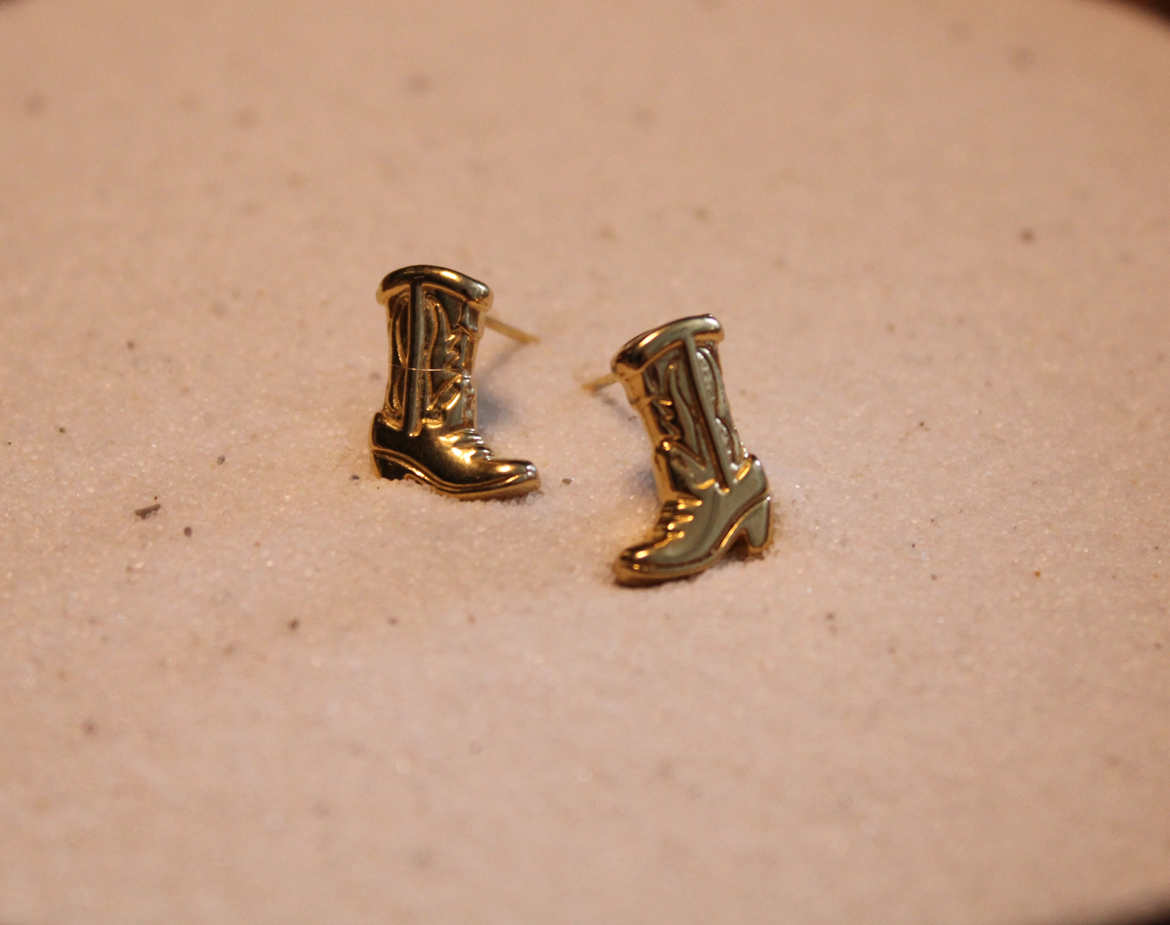 Gold souther bell boot studs.
