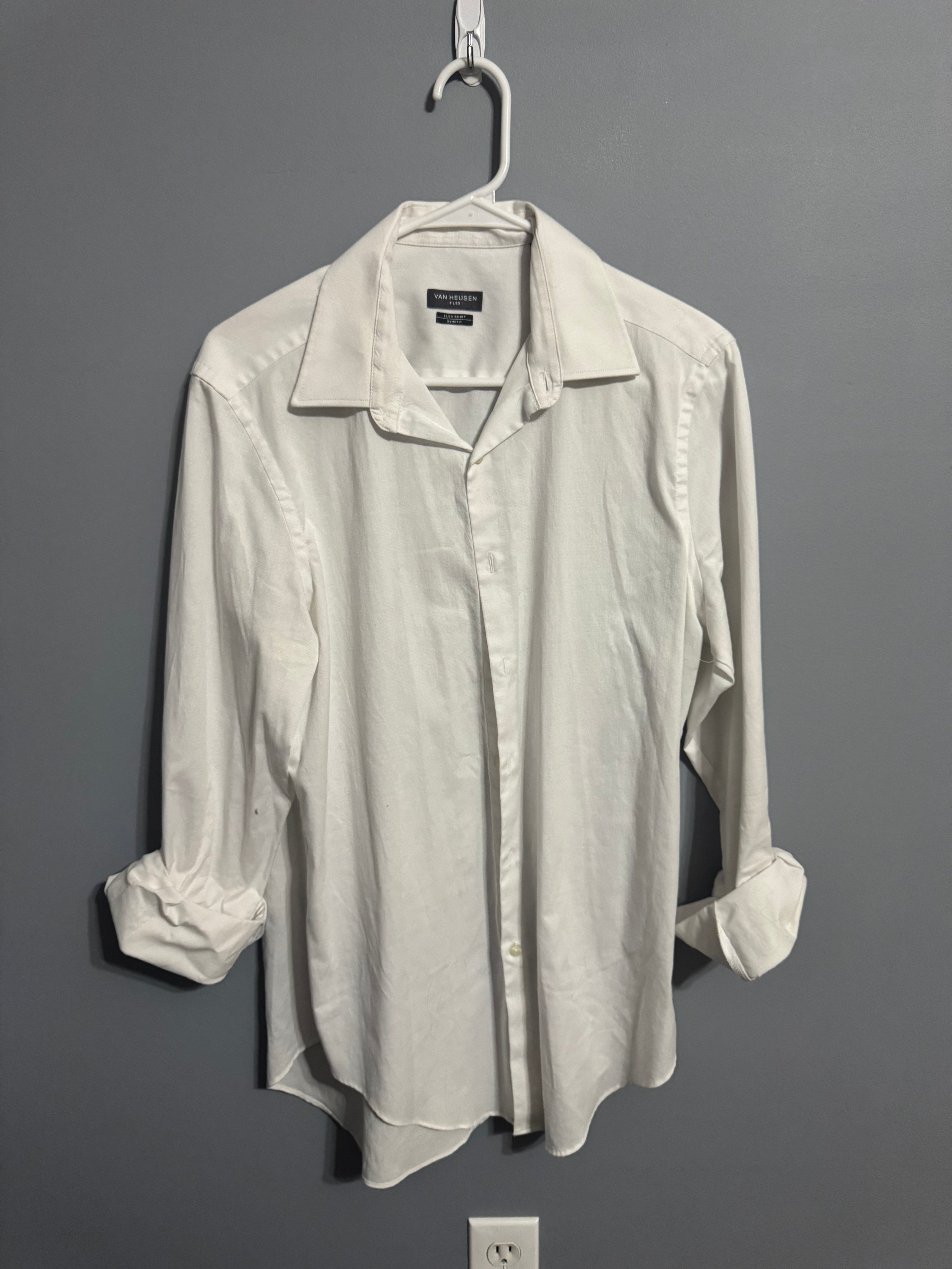 Van Heusen Flex Slim Fit Dress Shirt – Men’s 15.5 / 32-33