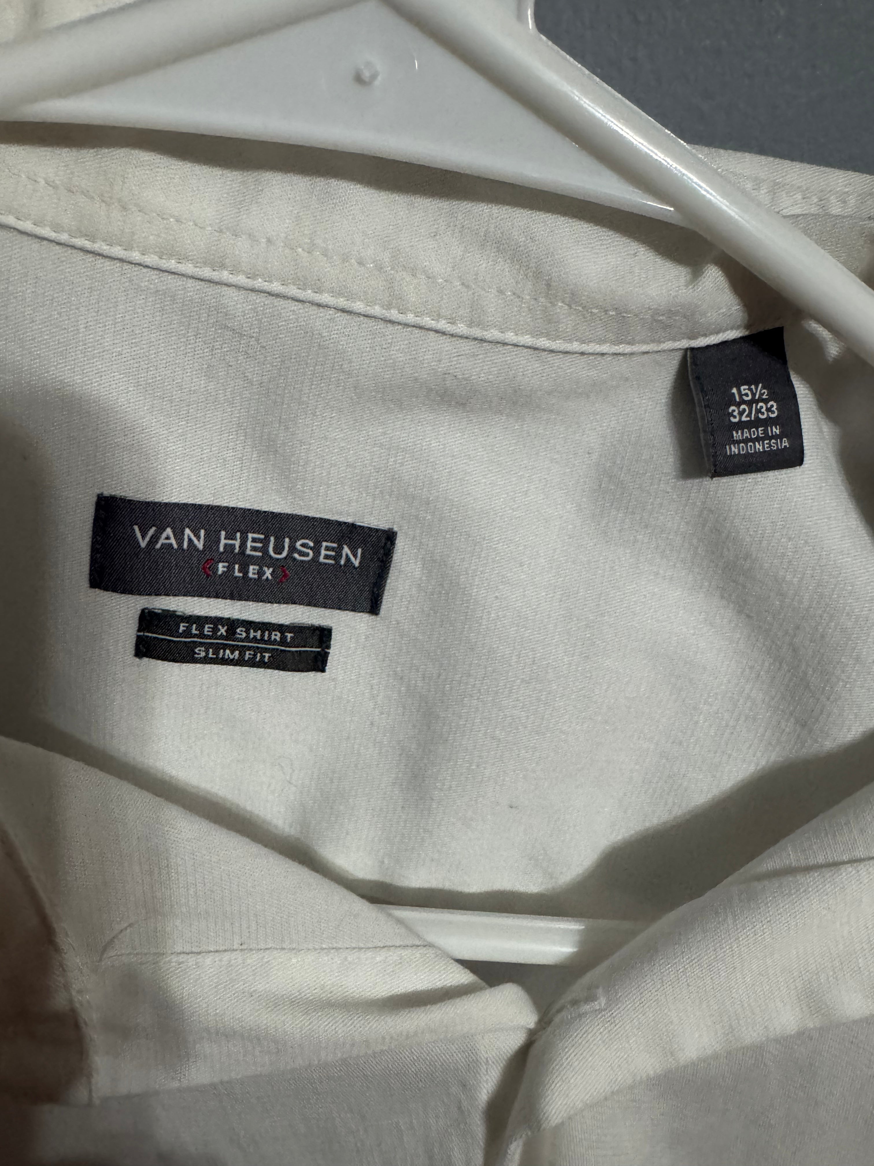 Van Heusen Flex Slim Fit Dress Shirt – Men’s 15.5 / 32-33