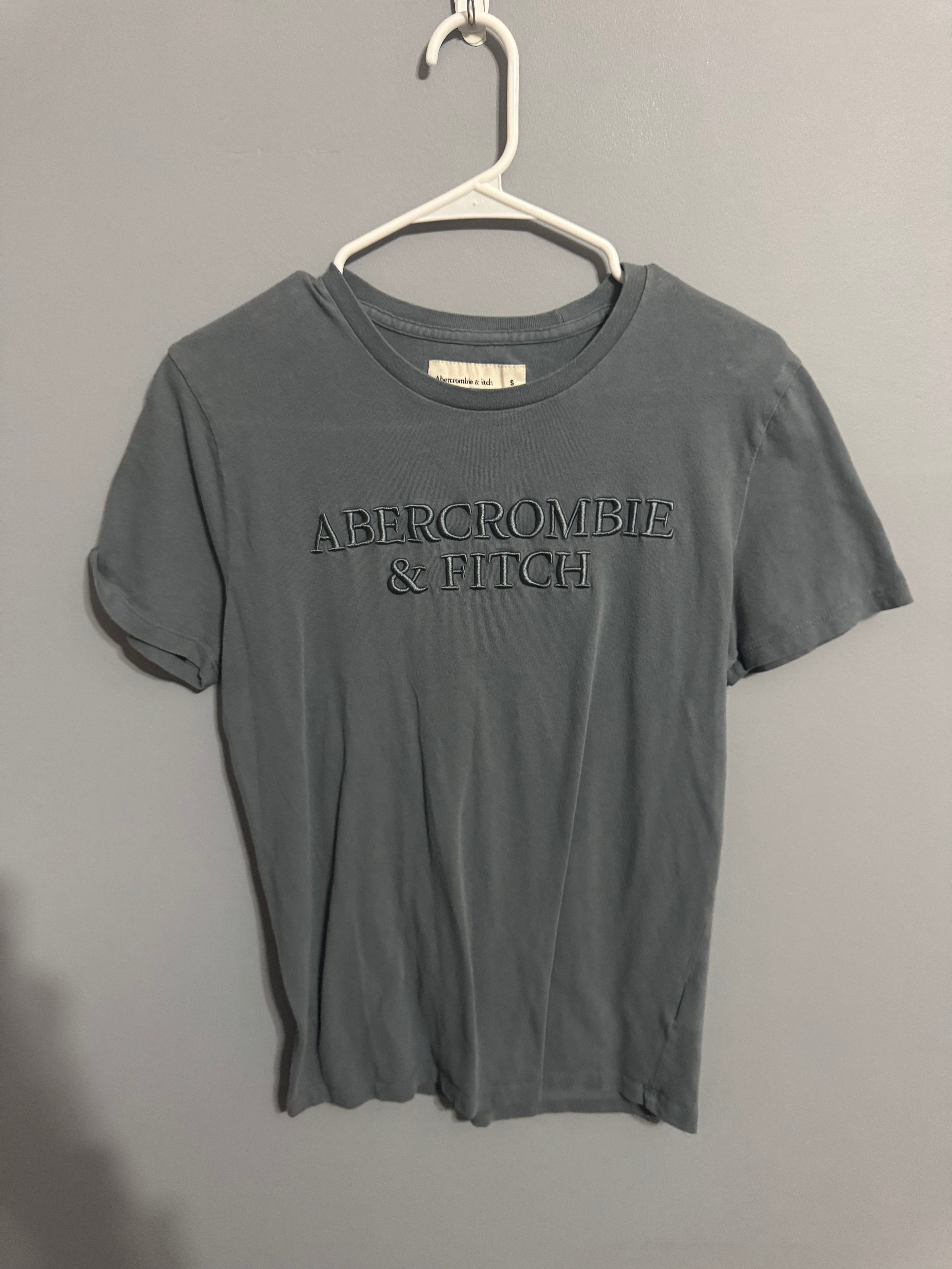 Abercrombie & Fitch Soft A&F Tee – Small (Gray)