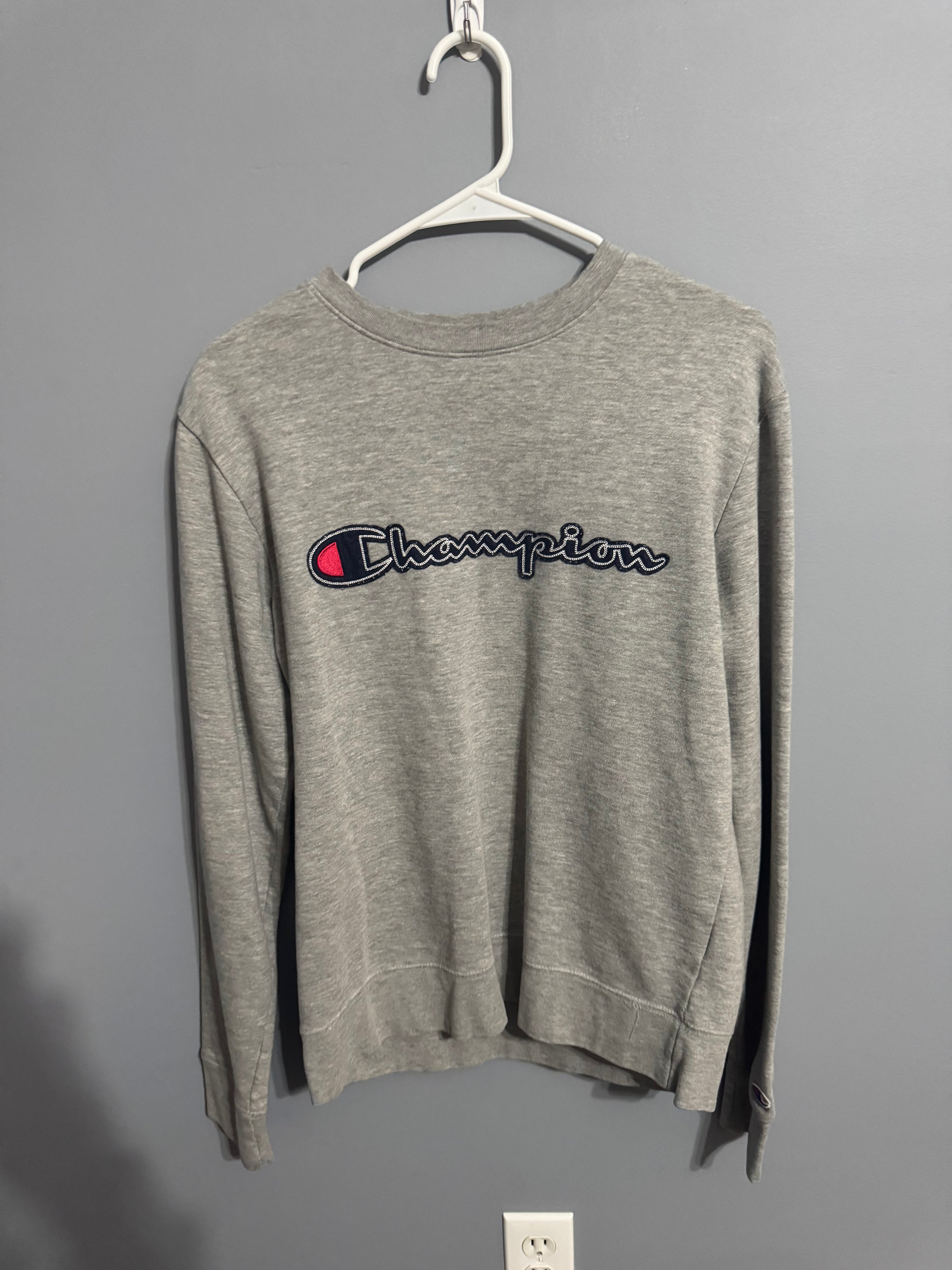 Champion Gray Crewneck Sweatshirt – Size Small