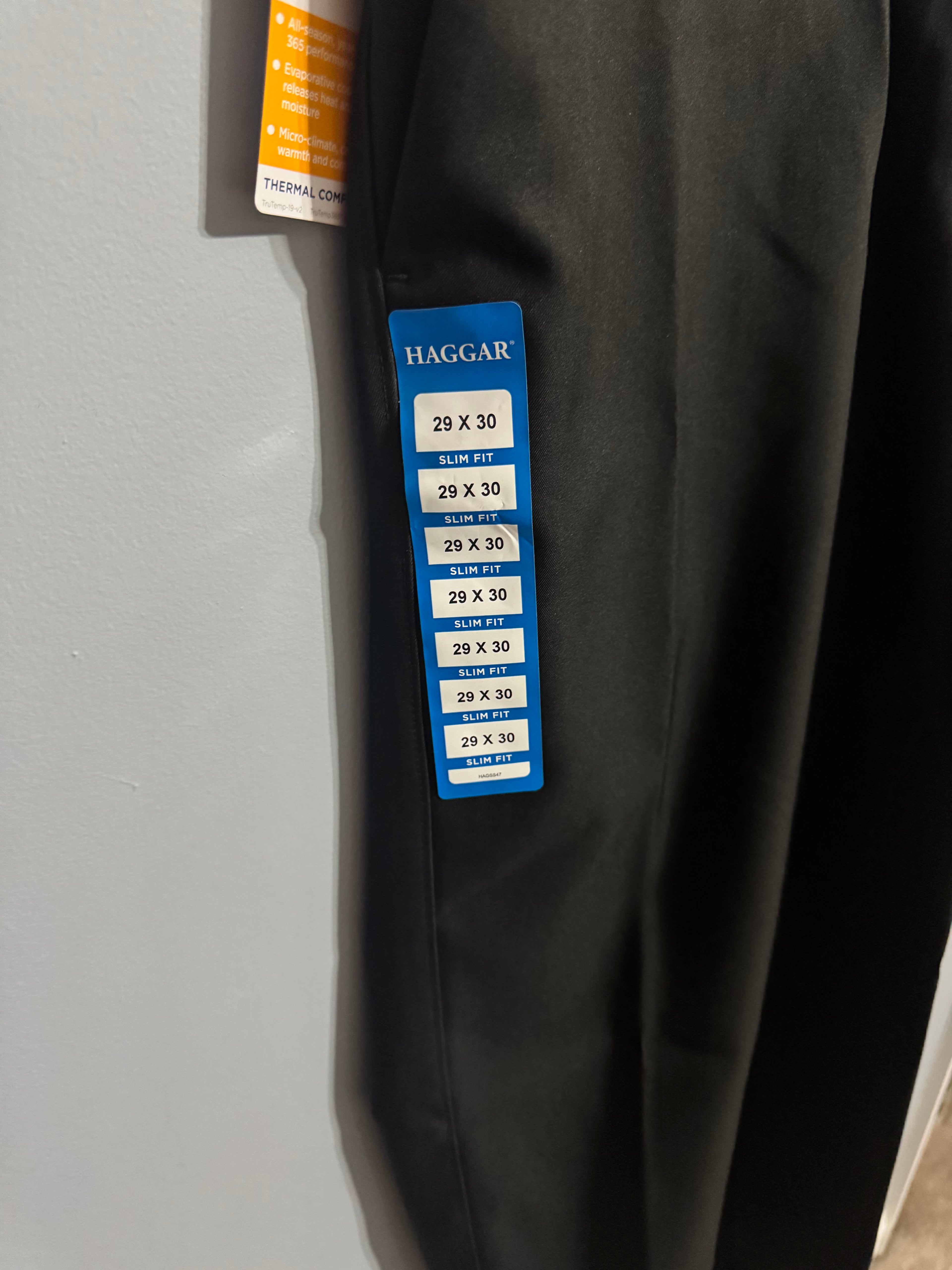 Haggar 365 Modern Flex Slim Fit Pants – Black (29x30)