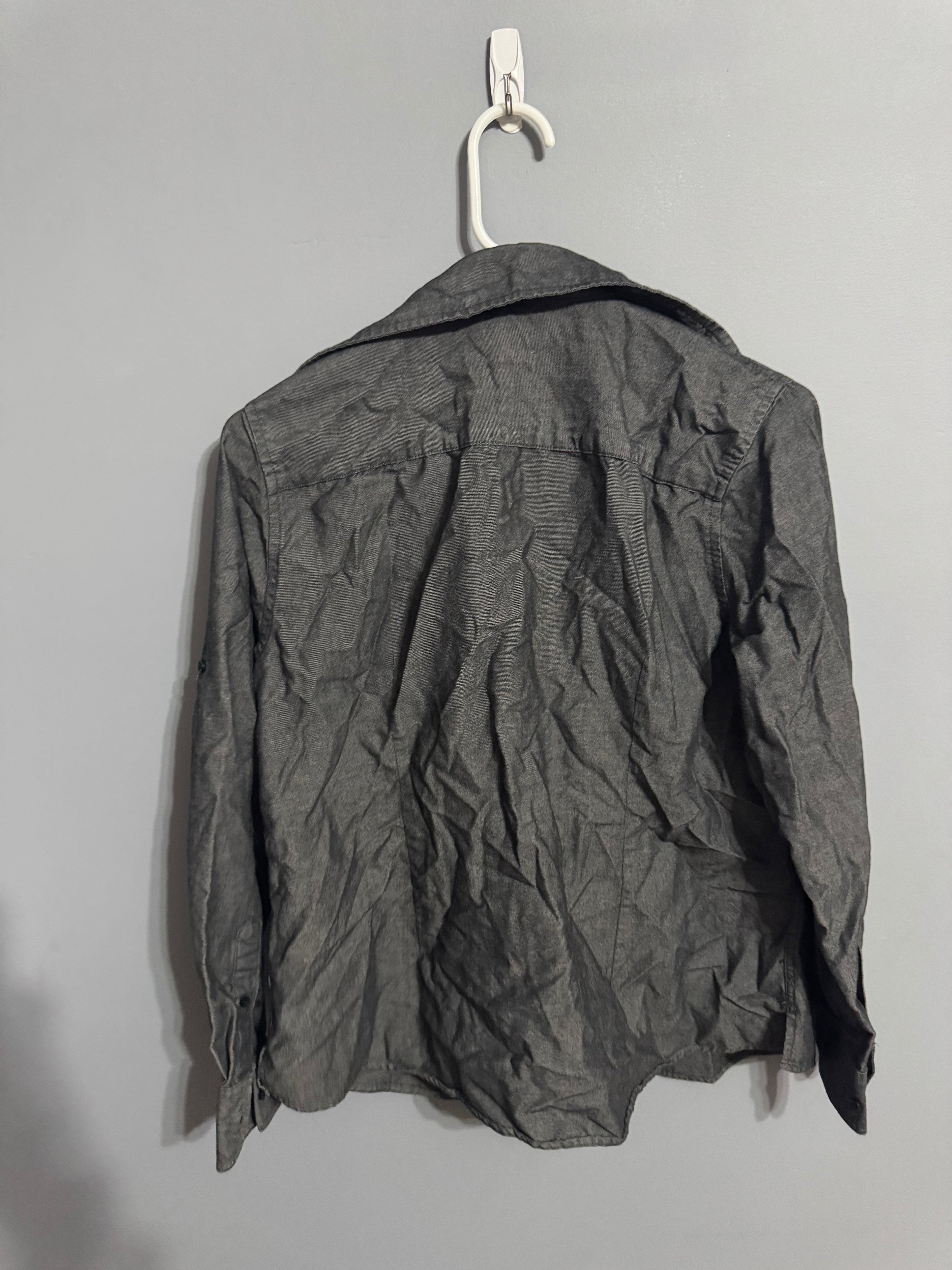 Edwards Button-Up Chambray Shirt – Size Small