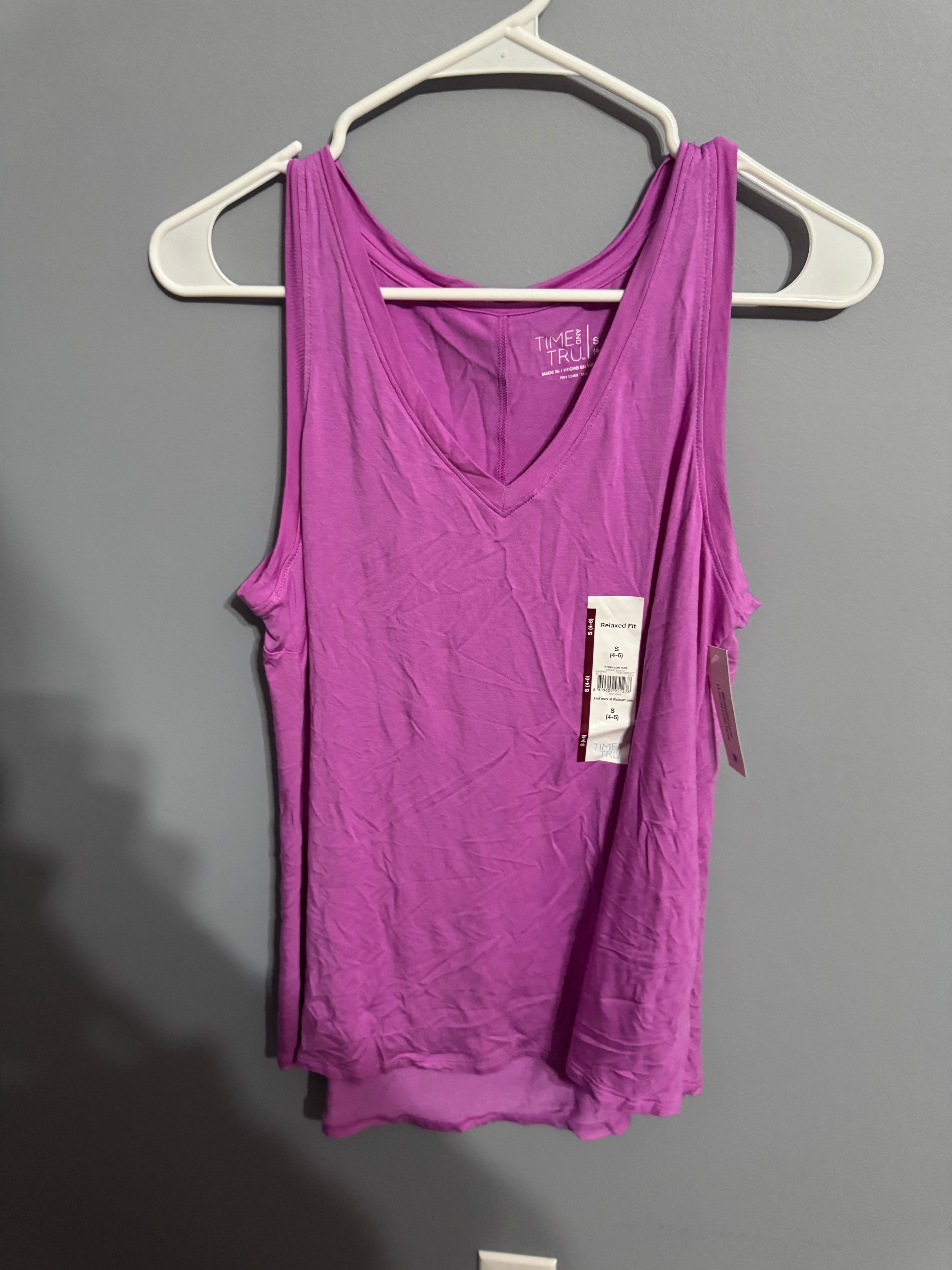 Time and Tru Women’s Orchid Purple Sleeveless V-Neck Tank – Size S