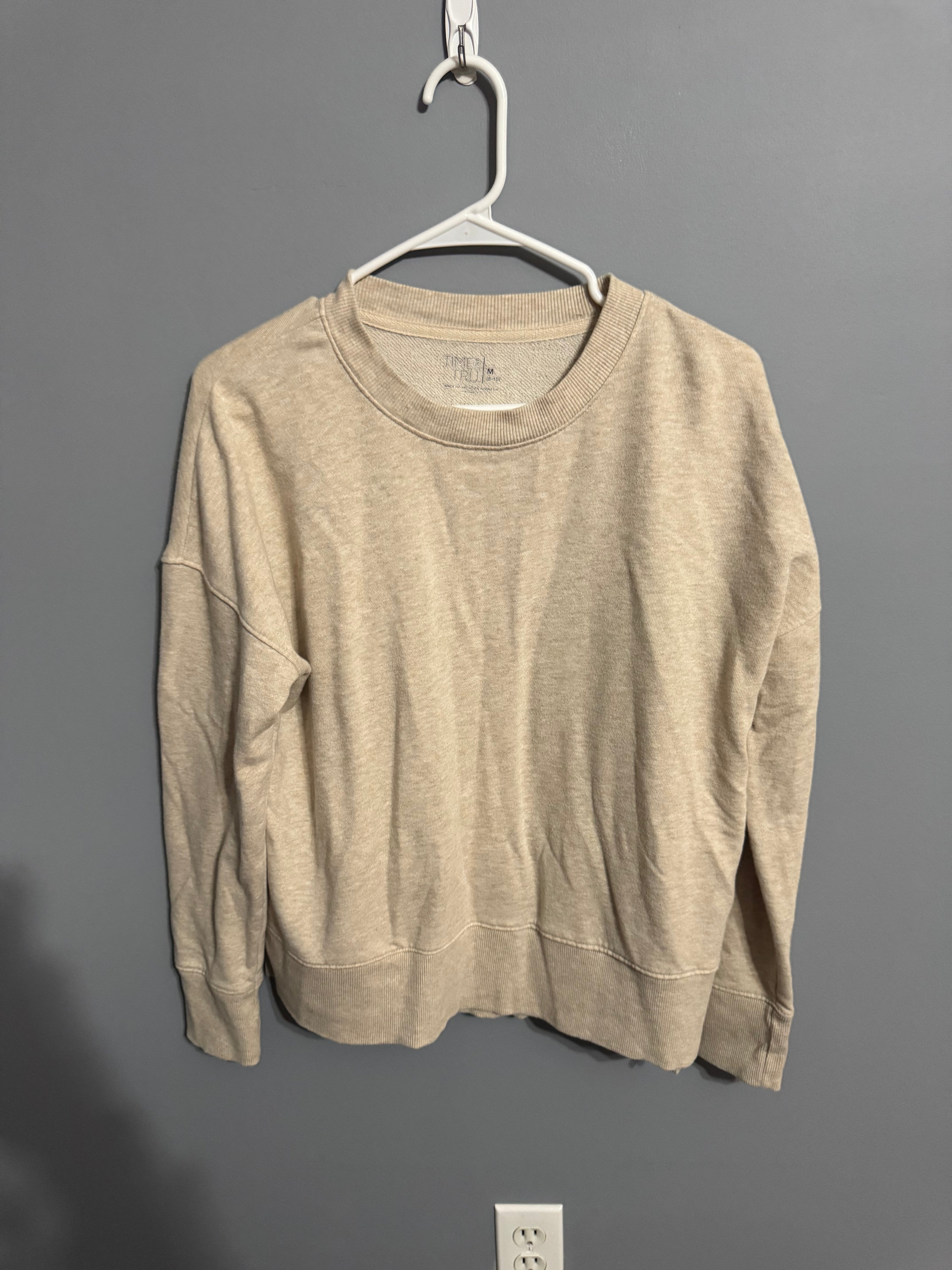Time and Tru Women’s Oatmeal Heather Crewneck Sweatshirt – Size M