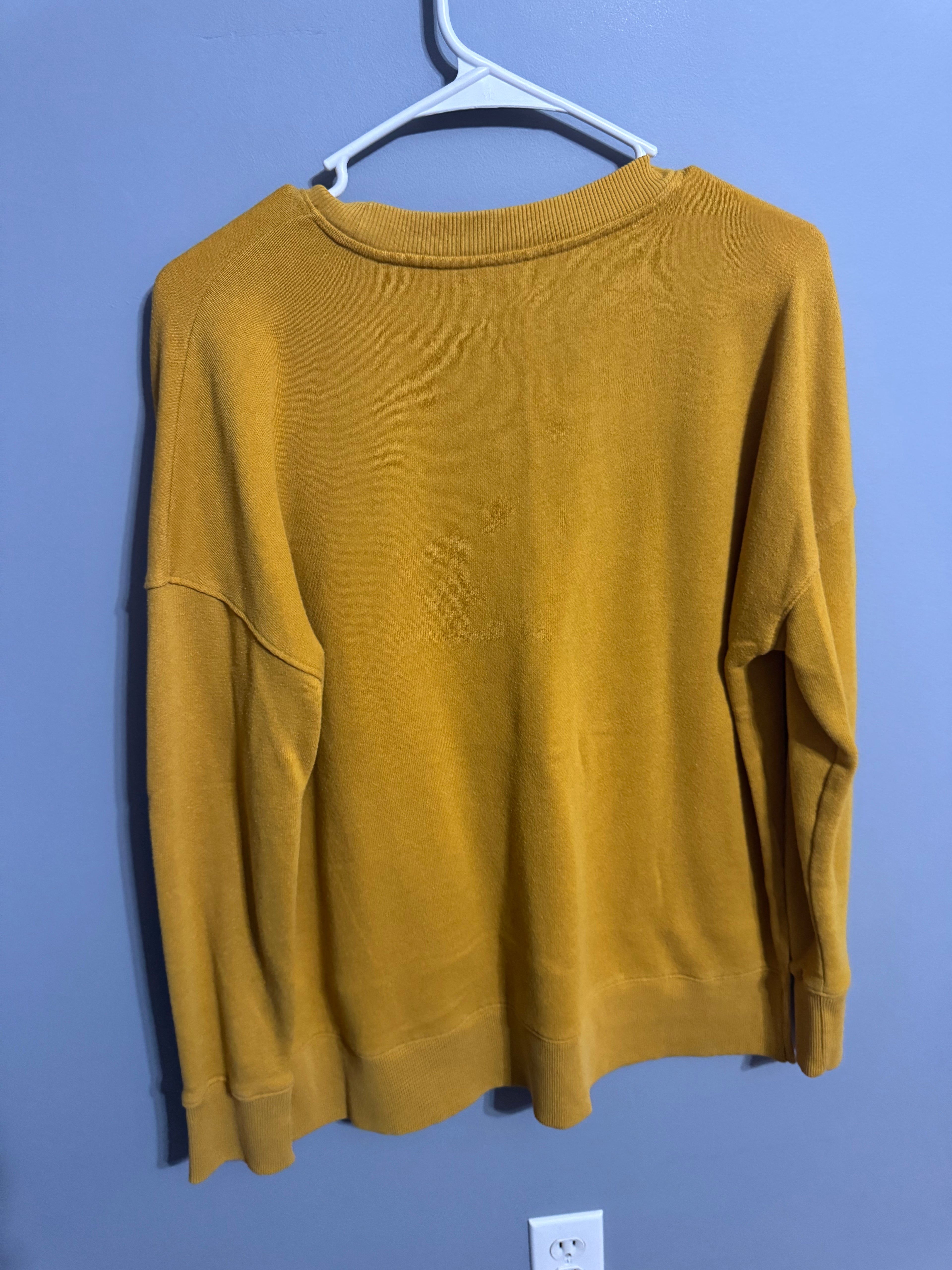 Time and Tru Women’s Mustard Yellow Crewneck Sweatshirt – Size M