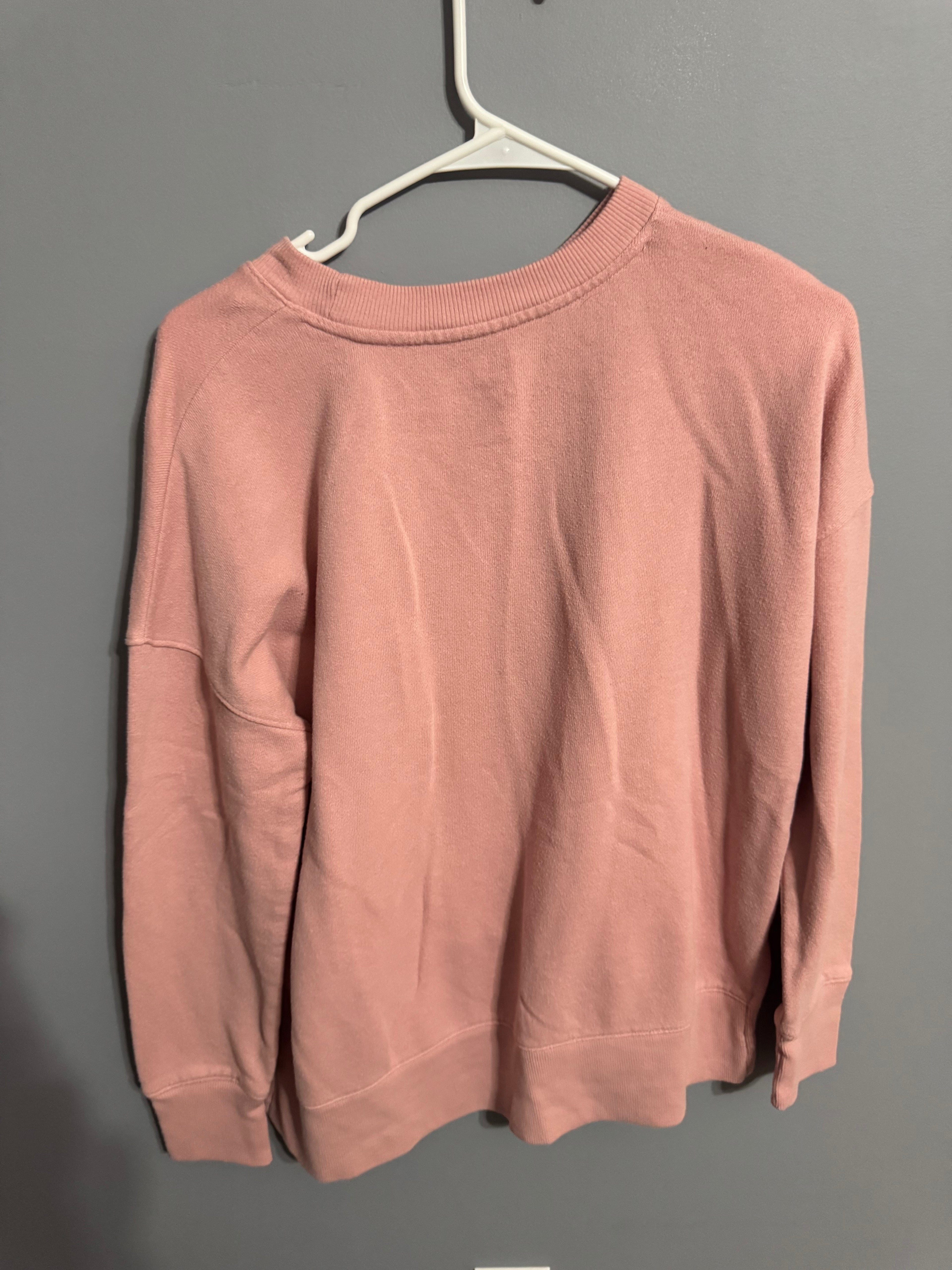 Time and Tru Women’s Blush Pink Crewneck Sweatshirt – Size M